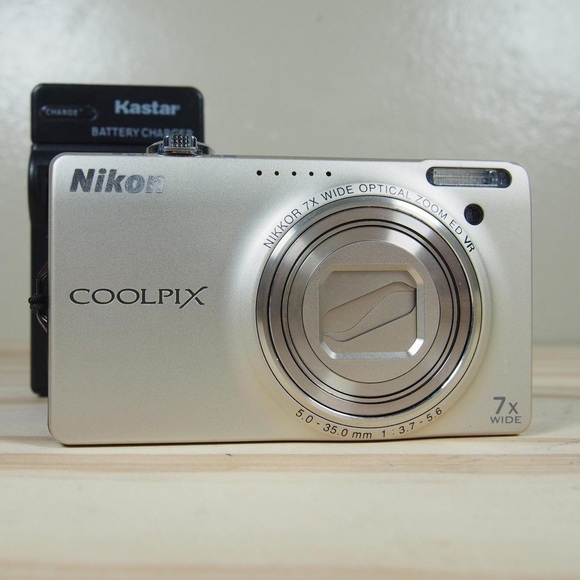 Nikon Coolpix Silver Camera with 7x Zoom